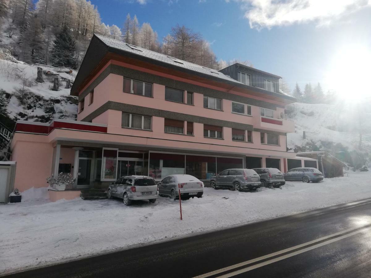Les Nis Apartment Bourg-Saint-Pierre Exterior photo